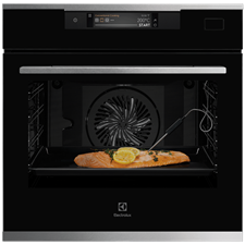 60cm UltimateTaste 900 built-in single oven with 70L capacity